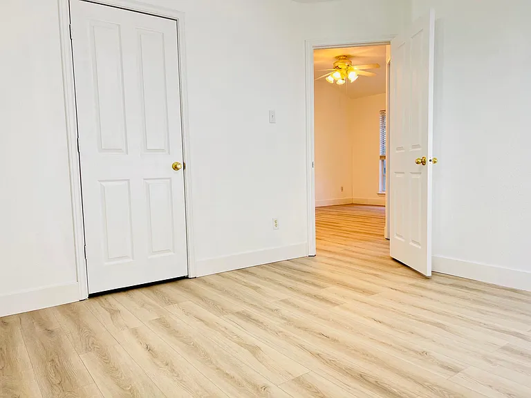 8021 Luling Ln — Photo 23