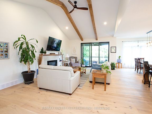 5th image of 273 Foxborough Pl