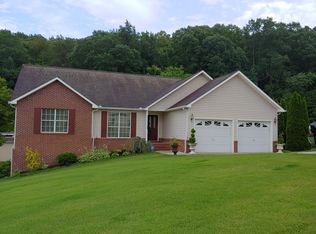 127 Autumn Dr, Clinton, TN 37716