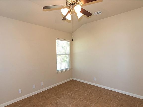 5th image of 534 Glacial Stream Ln