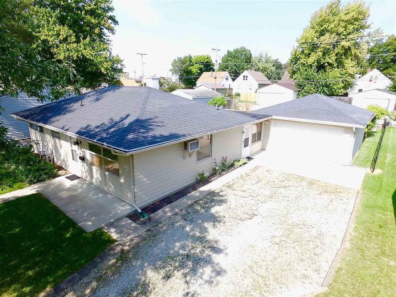 1836 Rosemont Dr photo 1