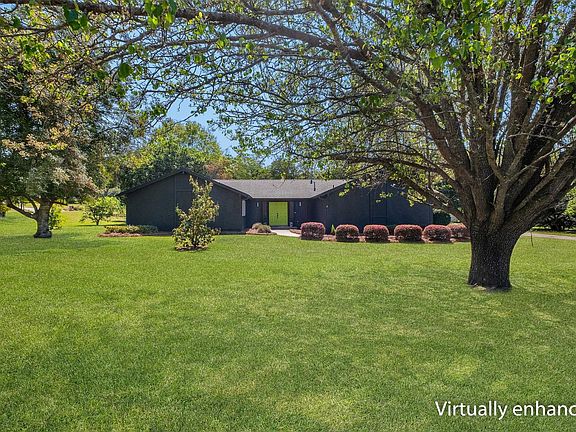 3rd image of 3721 Longford Dr