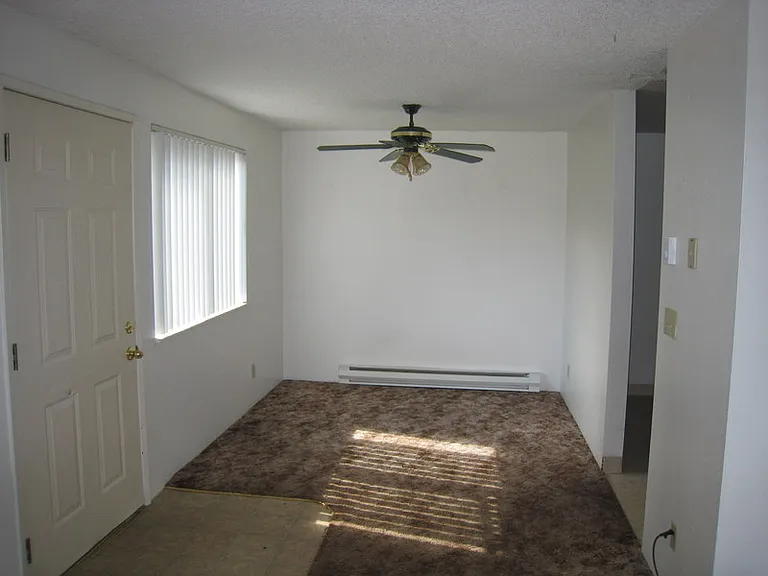 Lynda Vista Duplexes — Photo 22