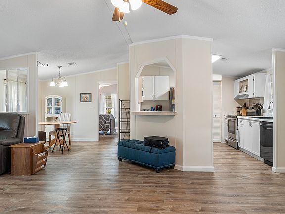 4th image of 330 Macadamia Dr