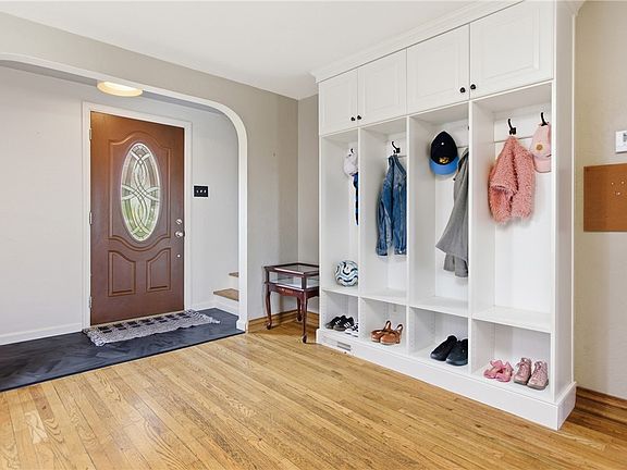 3rd image of 4143 Highgrove Rd