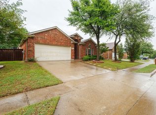 7048 Summit Parc Dr, Dallas, TX 75249