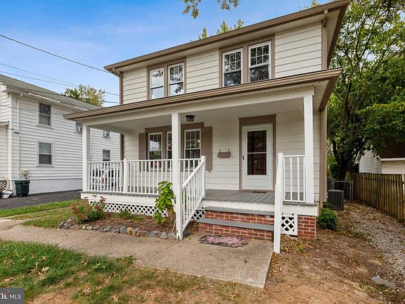 3rd image of 327 Beverly Pl