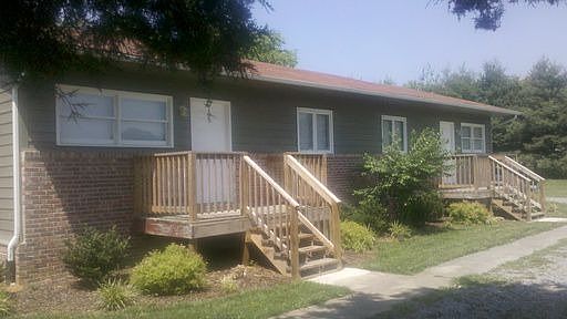 2nd image of 131 N Creek Dr