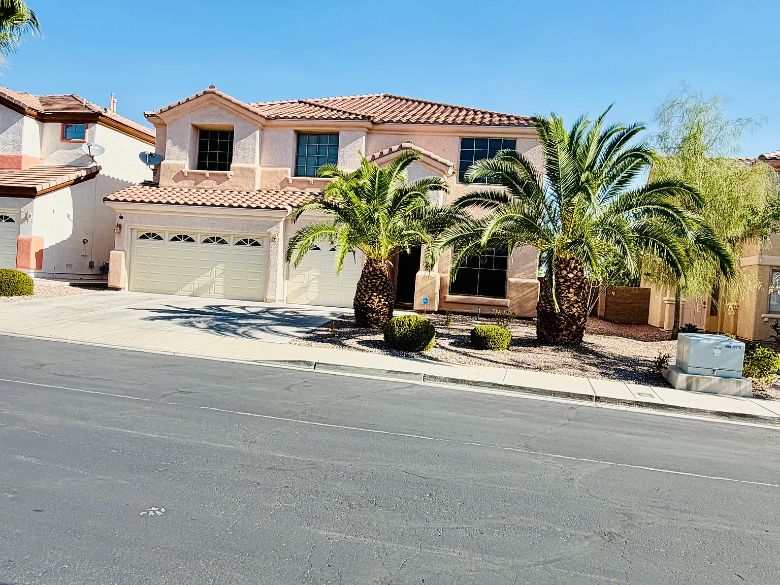 4 bed, 3060 sqft, $3,350 — Photo 2