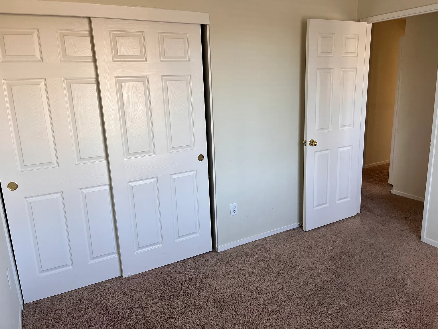 3 bed, 2.5 bath, 1408 sqft, $2,650 — Photo 4