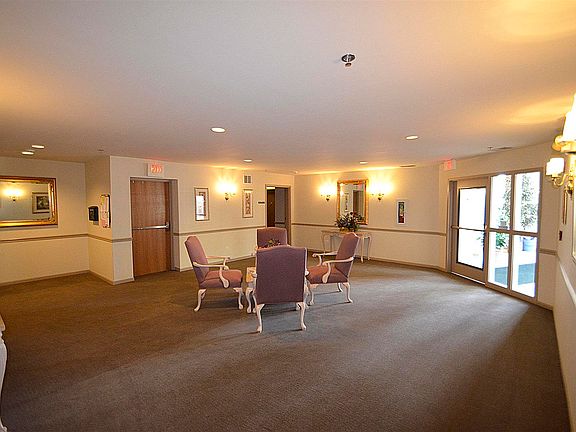 2nd image of 173 Hunt Club Dr