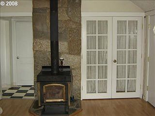 3rd image of 2831 SE Van Water St