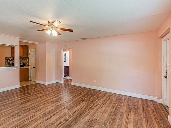 3rd image of 8515 N Alaska St
