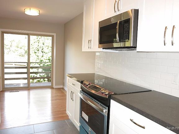 3rd image of 3652 Mission St APT 1