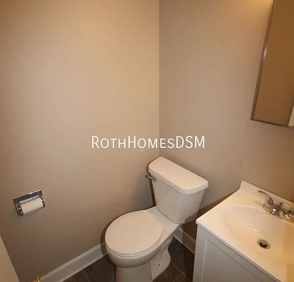 817 E Diehl Ave — Photo 18