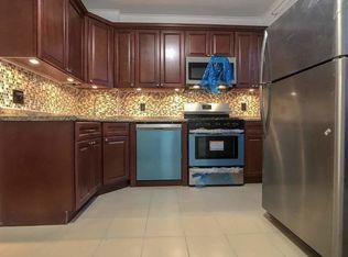 3055 43rd St #2B, Astoria, NY 11103