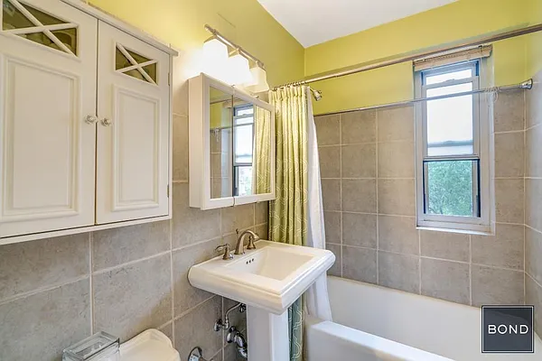 Sold by Bond New York | media 14