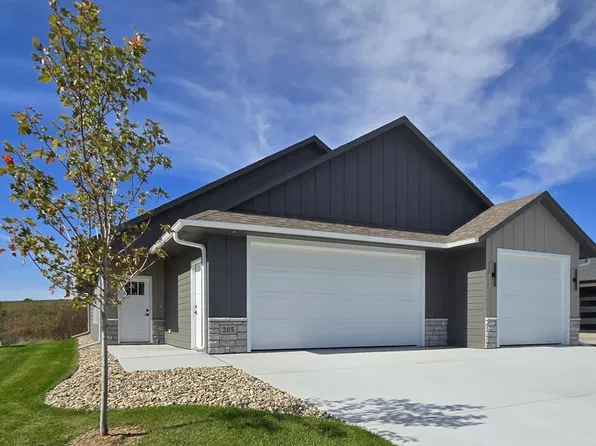 205 N Wildcat Dr, Sioux Falls, SD 57110