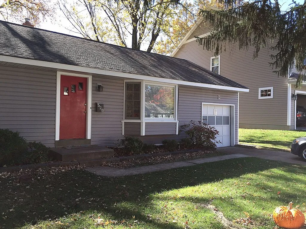 528 Mistletoe Ln photo 1