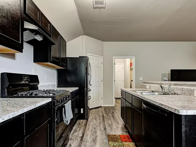1811 E Moore Ave — Photo 3