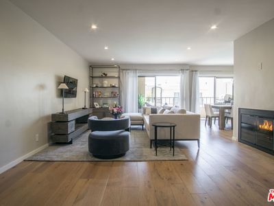 1221 N Kings Rd APT 209, West Hollywood, CA, 90069