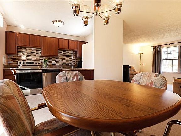 3rd image of 526 Chaparral Dr