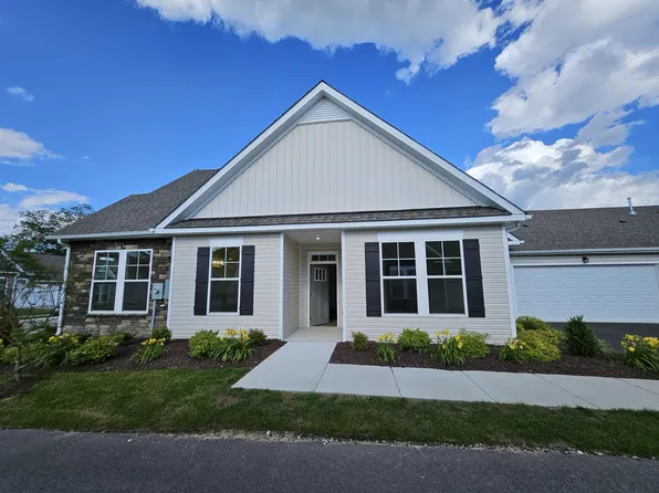 211 Oxford Ave, Smithfield, VA 23430