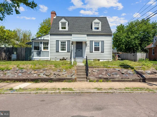 221 Diamond St, Pottstown, PA 19464