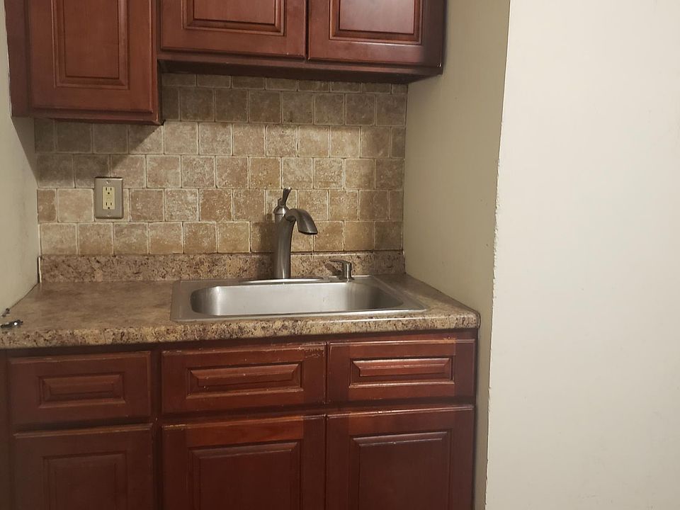 2nd image of 100 74th St APT 9