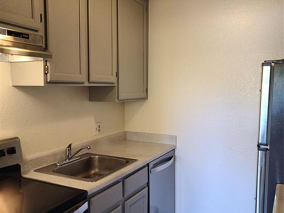 3rd image of 3035 Oneal Pkwy #41