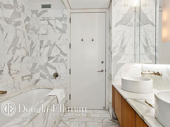 5th image of 18 W 48th St APT 8B
