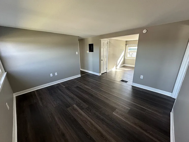 210 Hill St — Photo 16