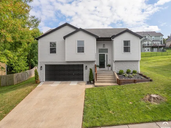 3537 Eagle Pass Ct, Lawrence, KS 66049