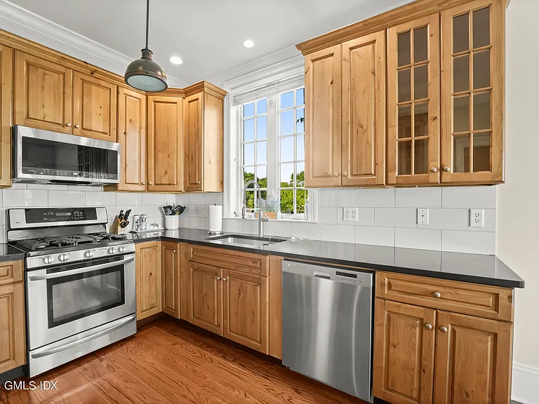 26 Edgewood Ave #1 — Photo 16
