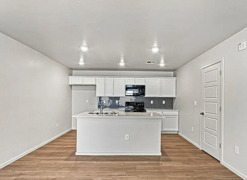 3 bed, 1496 sqft, $1,795 — Photo 3