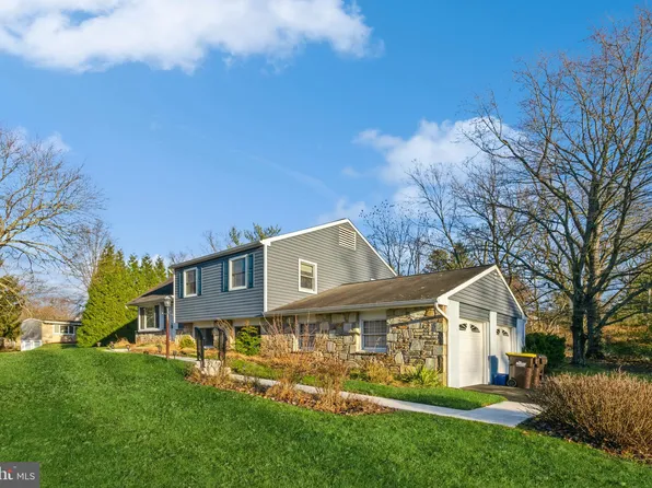 112 Brittany Dr, Chalfont, PA 18914