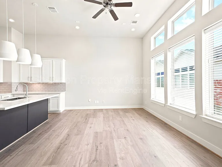 2974 Alice St — Photo 10