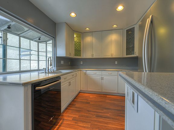 4th image of 2943 N Cottonwood St Unit 9