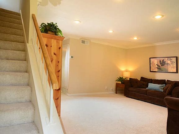 5th image of 2308 Olivegate Ln