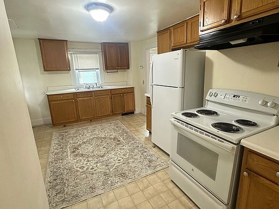 3rd image of 14-16 Hamlin St #14A