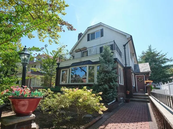 74 81st Street image 3 of 43