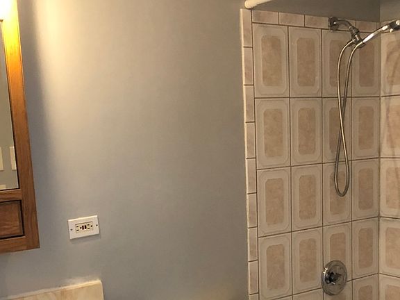 4th image of 690 Marilyn Ave APT 204