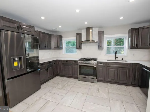 15066 Carter Rd, Philadelphia, PA 19116