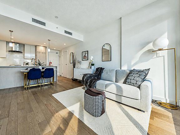 2nd image of 4963 Cambie St #304
