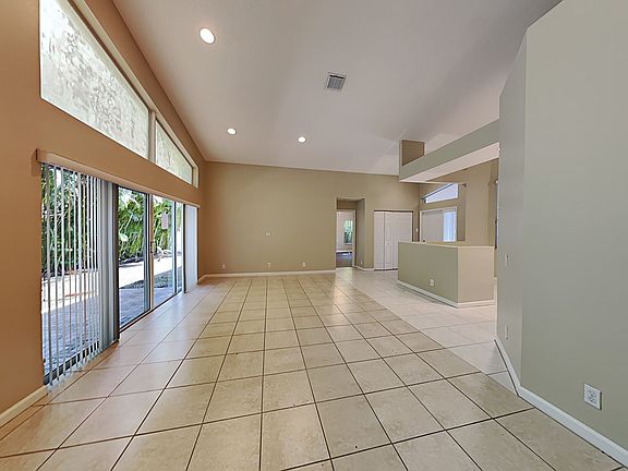 3rd image of 9352 Stingray Ln