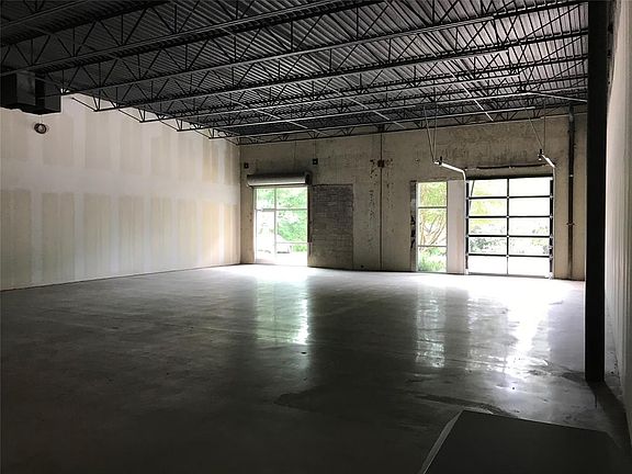 4th image of 1380 River Bend Dr #148