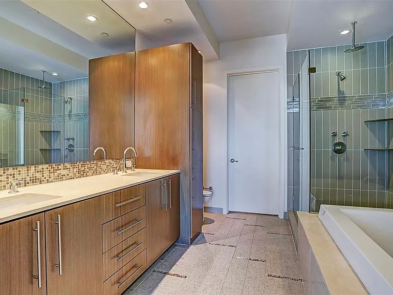 1600 Post Oak Blvd #904 — Photo 3