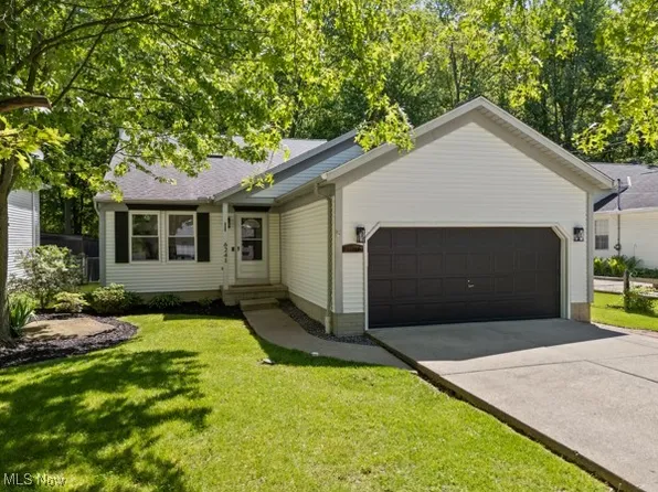 6241 Eastview Ave, North Ridgeville, OH 44039