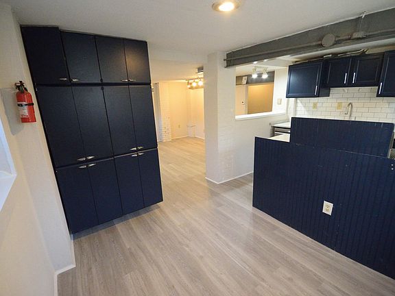 5th image of 808 W 38th St #B