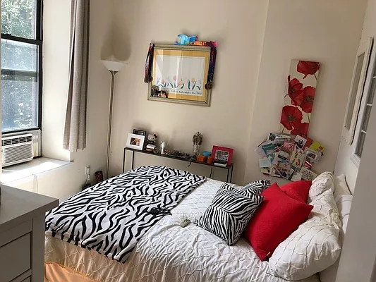 Rented by Your Vanity Realty | media 57